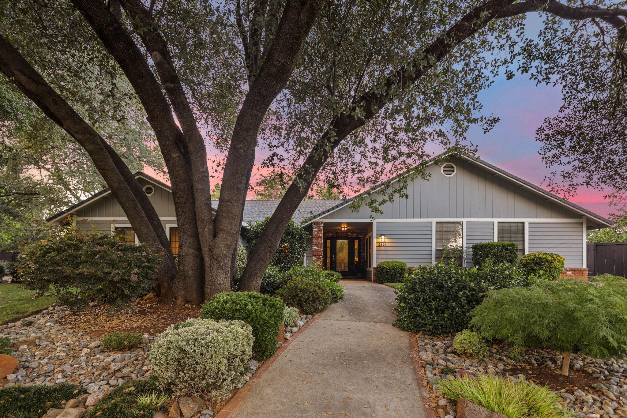 La Madre Ct, Redding, CA 96002