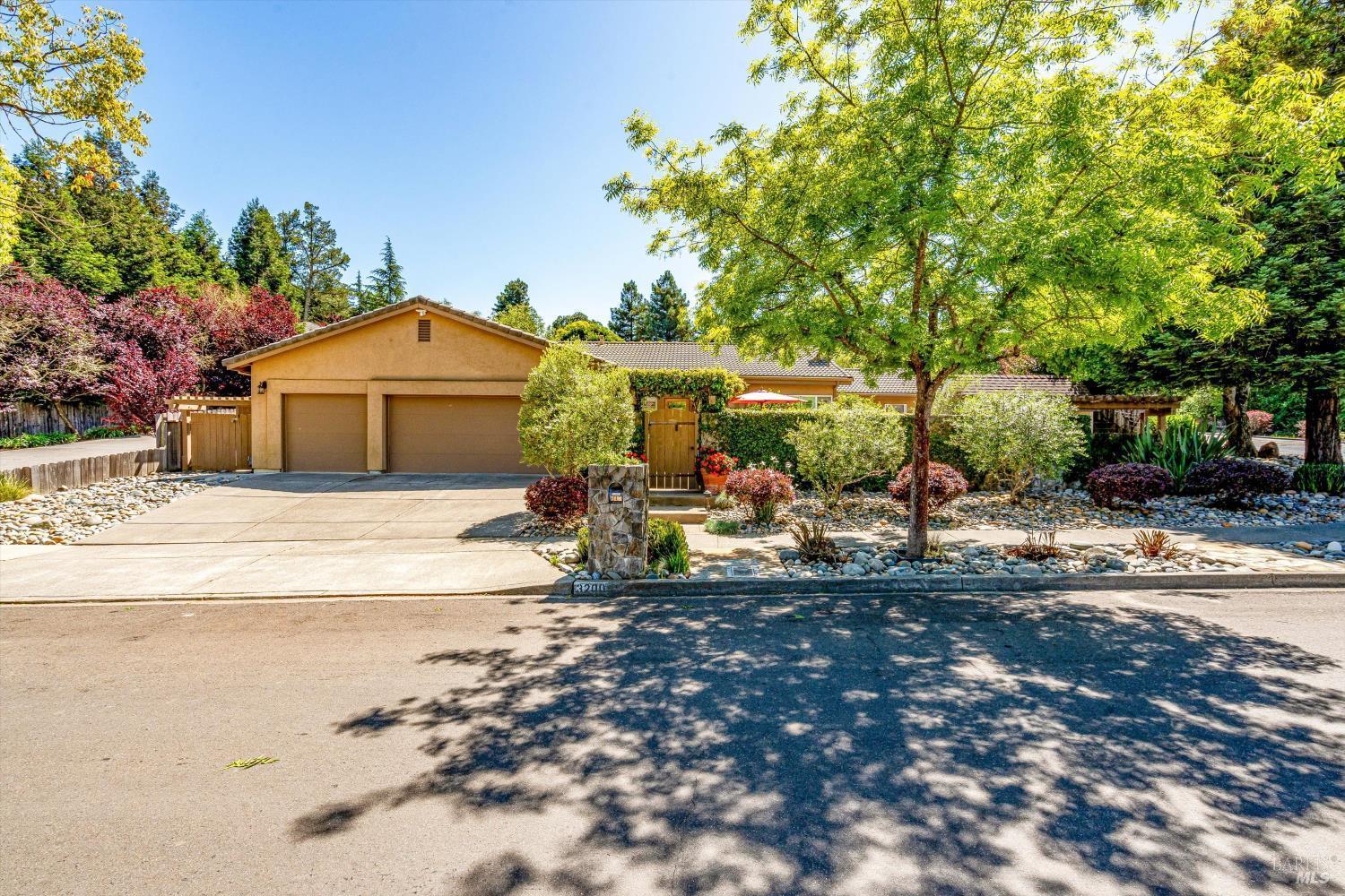 Twin Oaks Dr, Napa, CA 94558