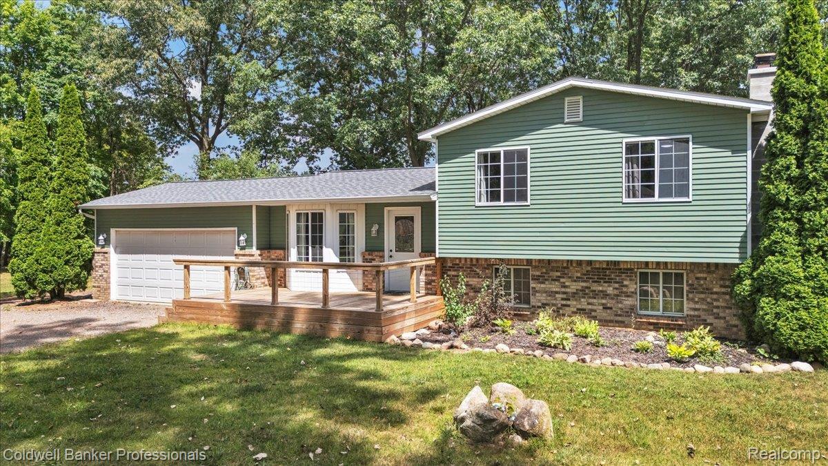 Springfield Dr, Lapeer, MI 48446