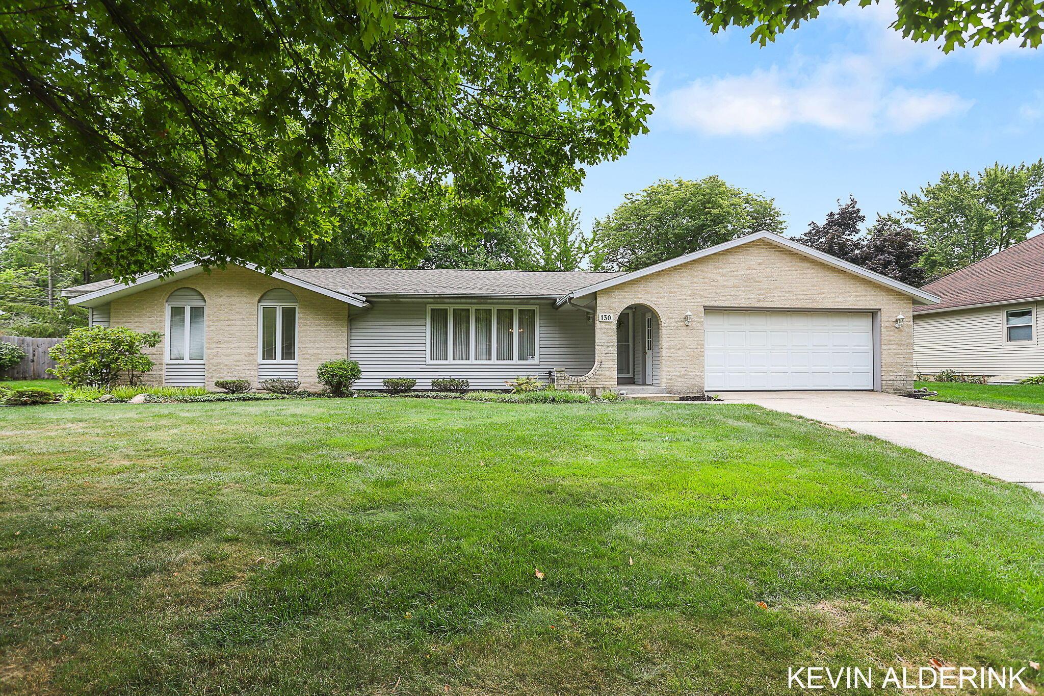 Sorrento Dr, Holland, MI 49423