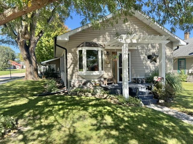 E 2nd St, Oglesby, IL 61348