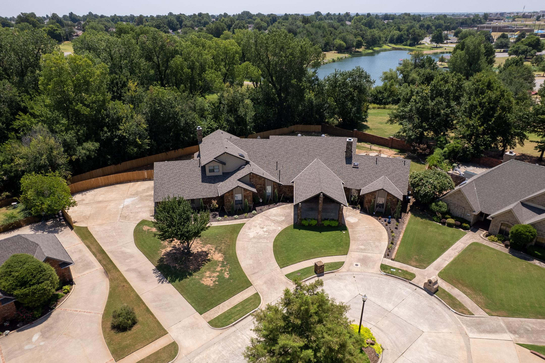 Spring Creek Dr, Yukon, OK 73099