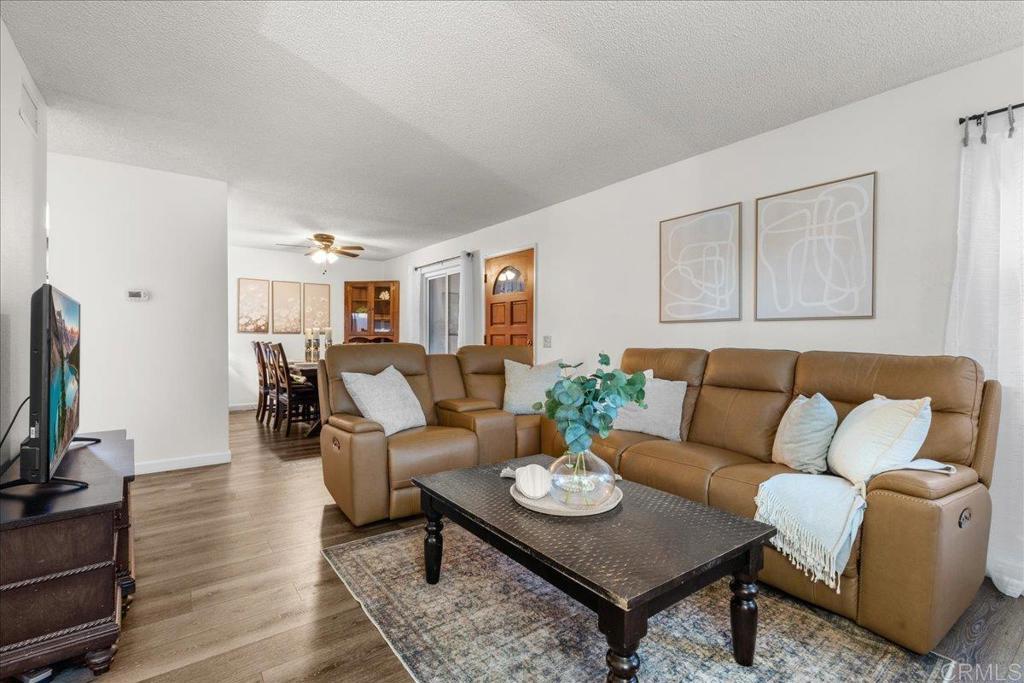 Wellington Ln, Vista, CA 92081