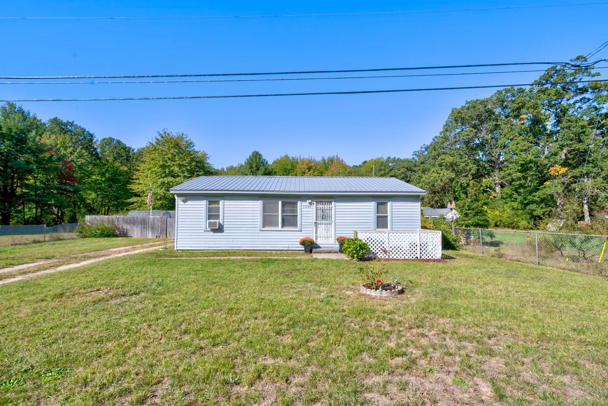 S Brooks Rd, Muskegon, MI 49442