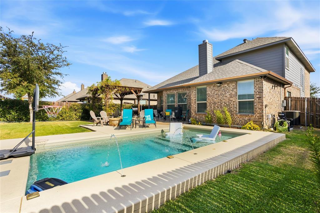 Dunnlevy Dr, Fort Worth, TX 76179