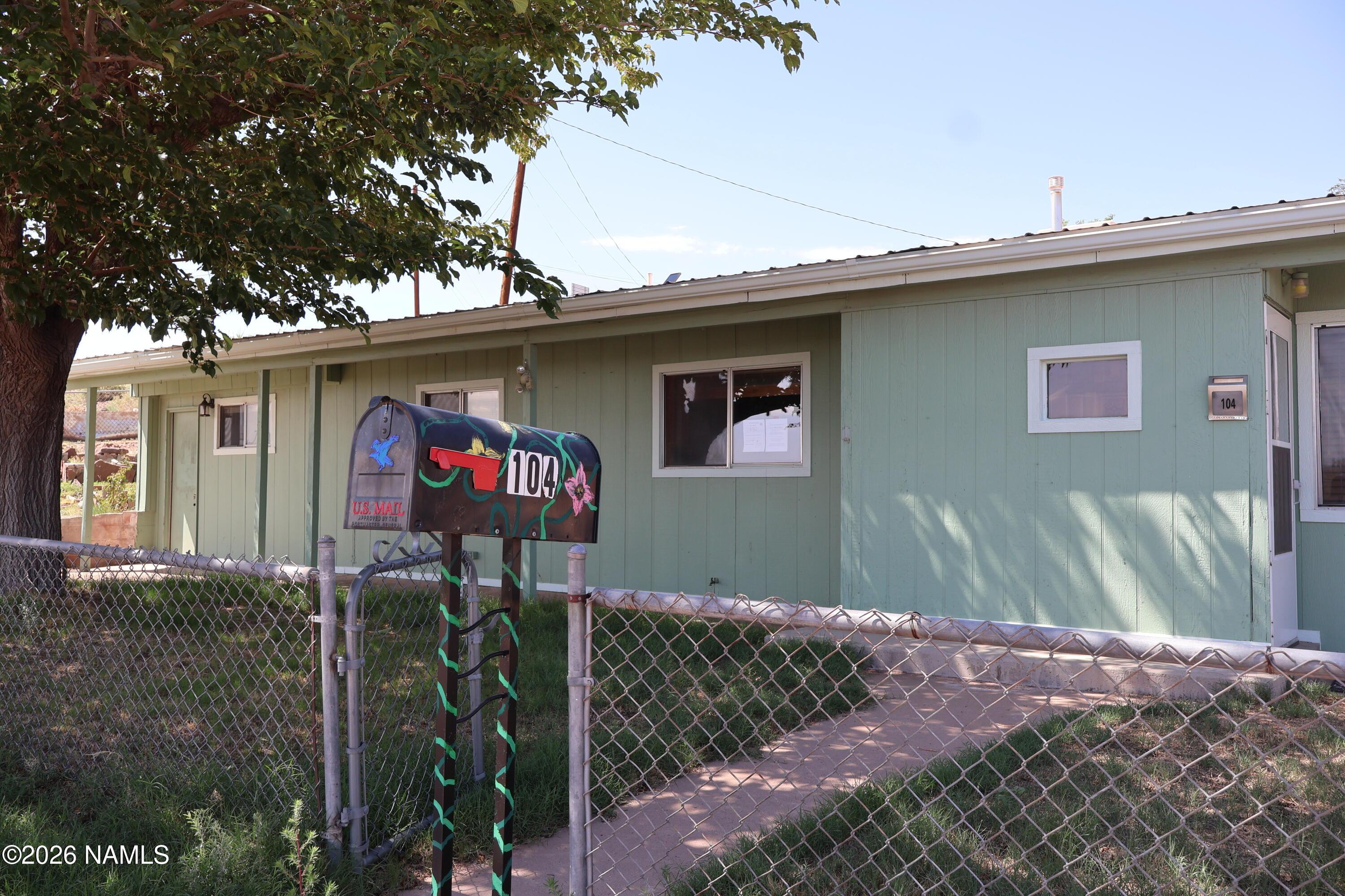 La Jolla St, Holbrook, AZ 86025