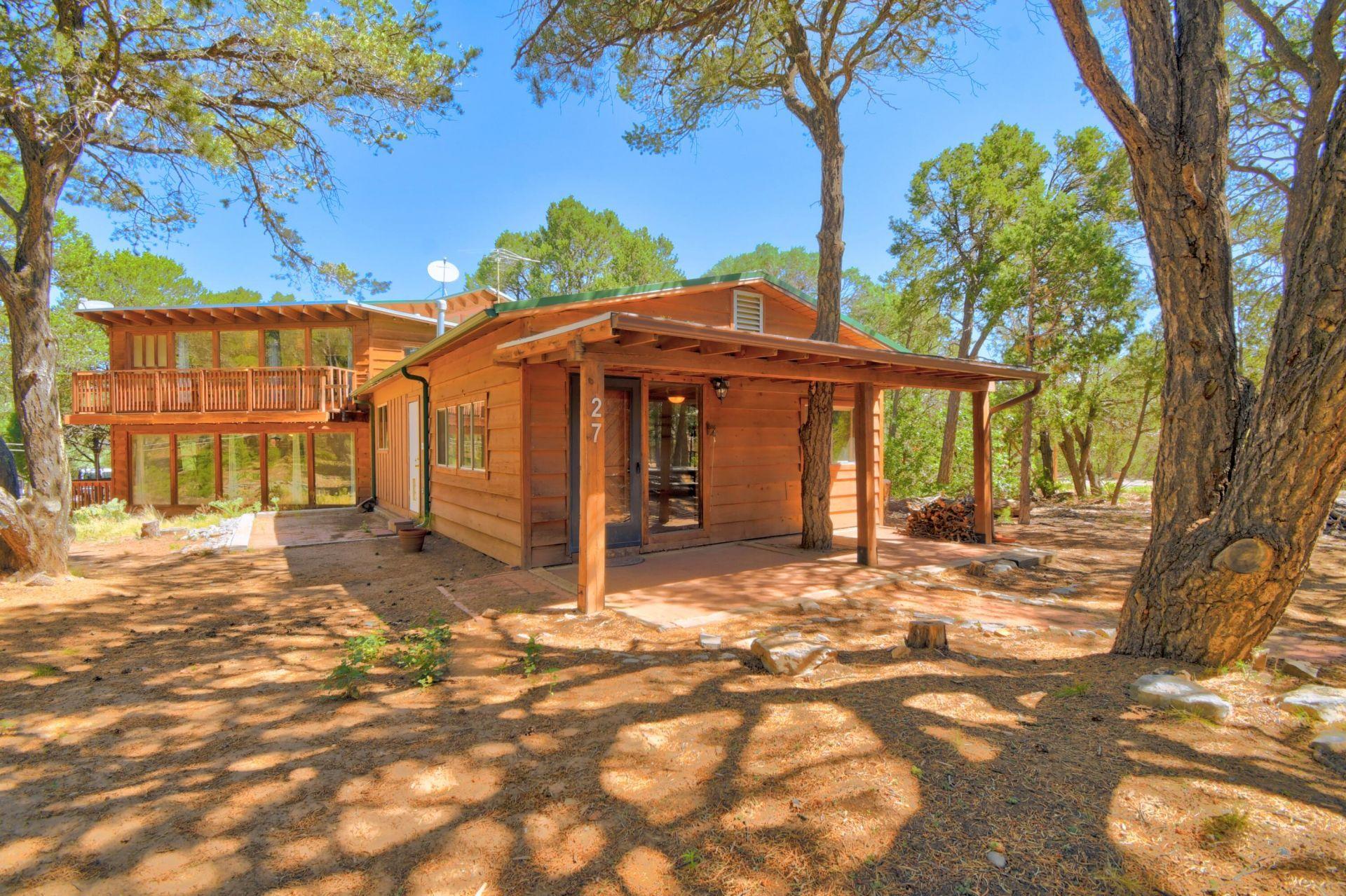 La Cresta Cir, Tijeras, NM 87059