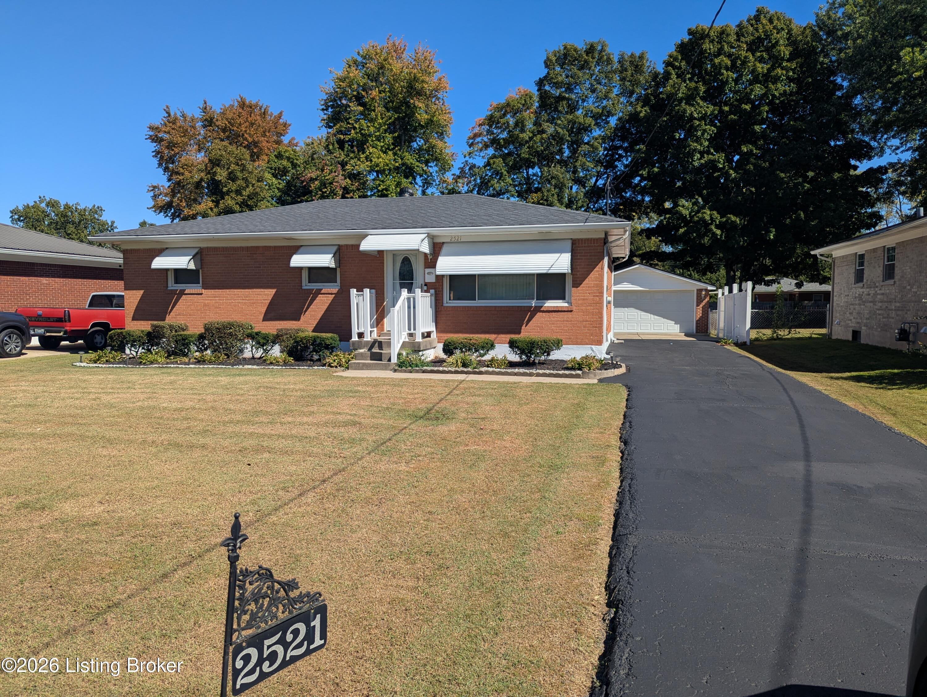 Adrienne Way, Louisville, KY 40216