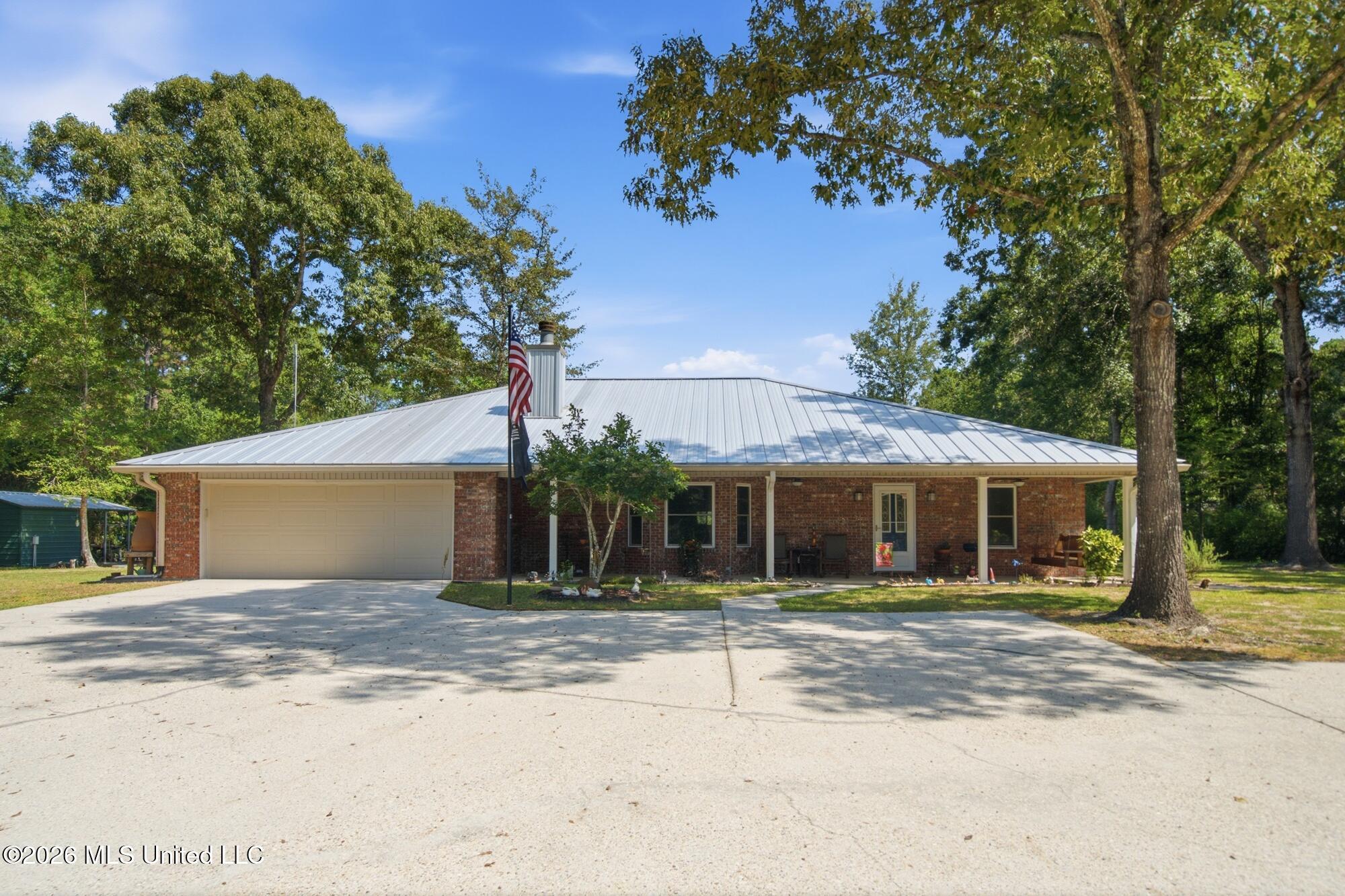 Howison Dr, Saucier, MS 39574