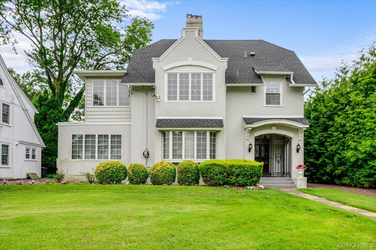 Pine St, Woodmere, NY 11598