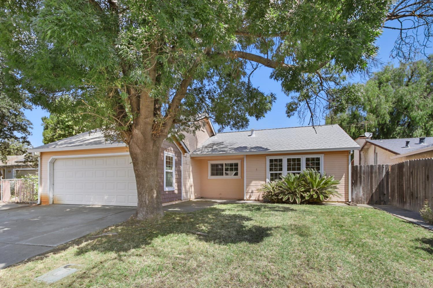 Carlsbad Pl, Woodland, CA 95695
