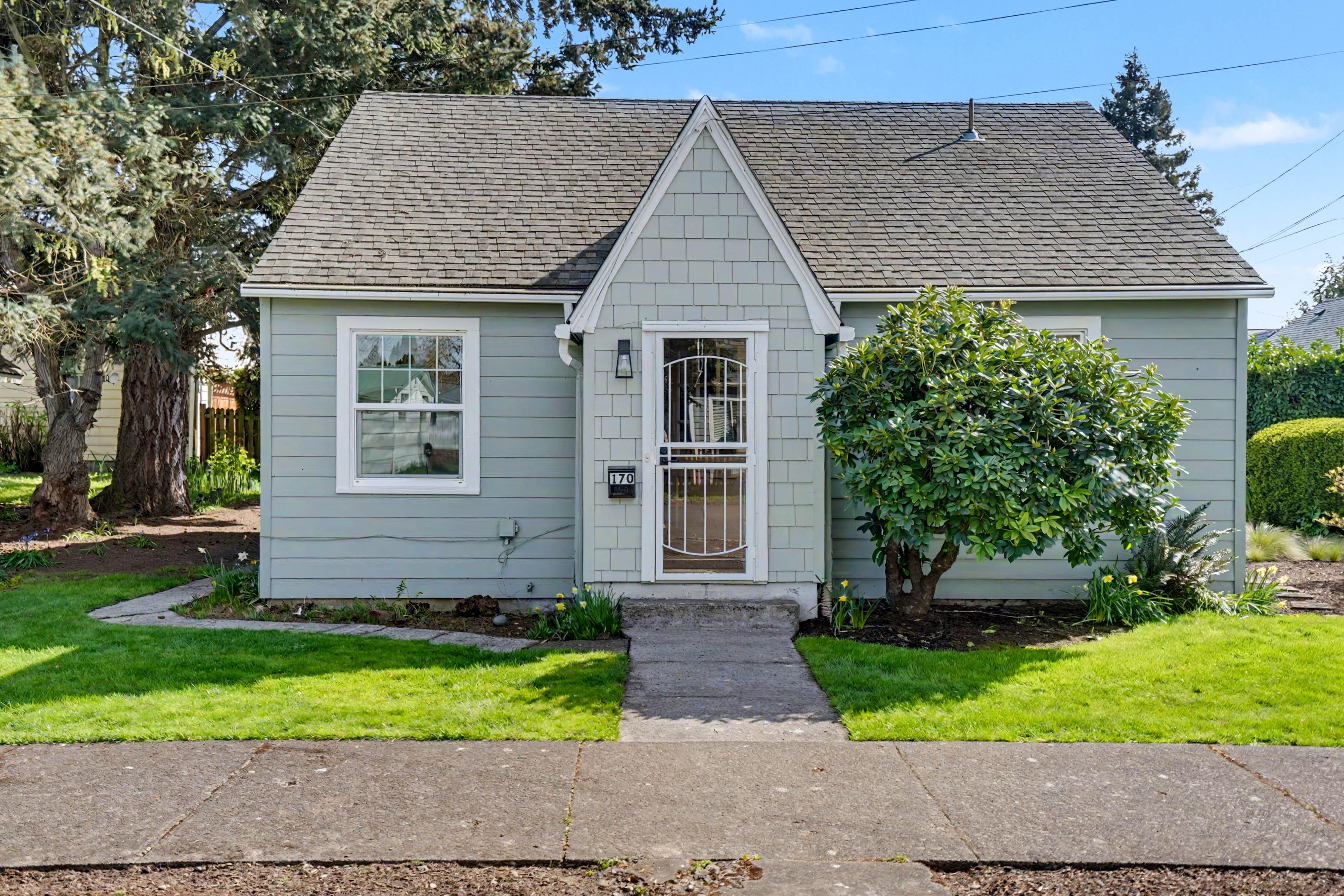 E Rose St, Lebanon, OR 97355