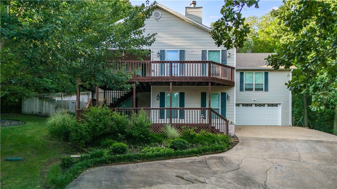 Castleford Dr, Bella Vista, AR 72714