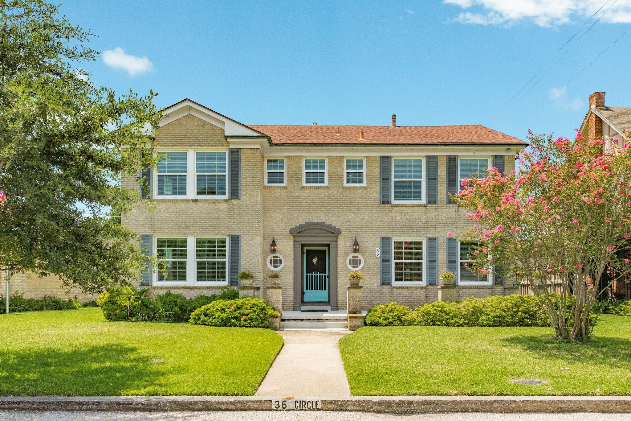 Cedar Lawn Cir, Galveston, TX 77551