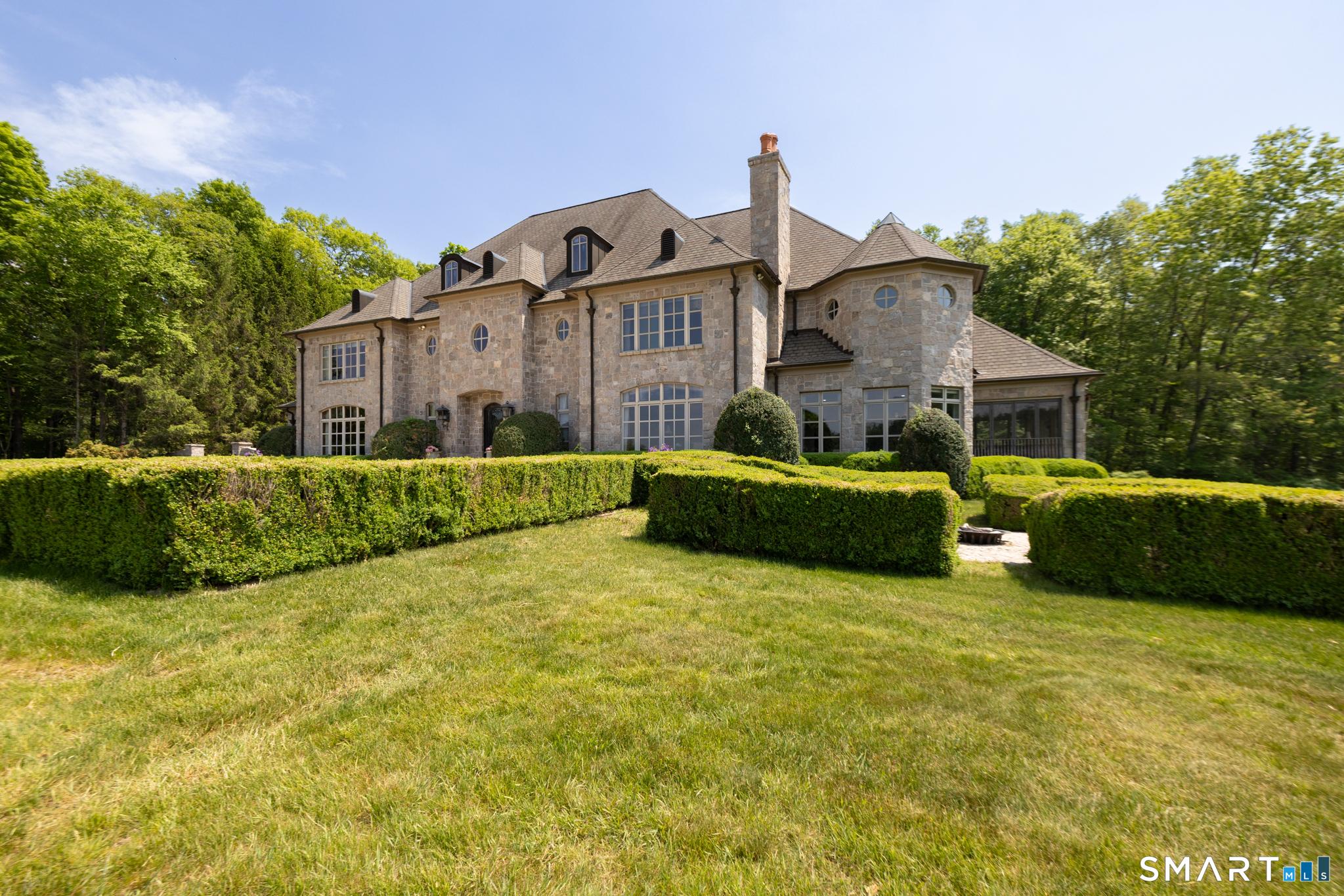 Equestrian Rdg, Newtown, CT 06470