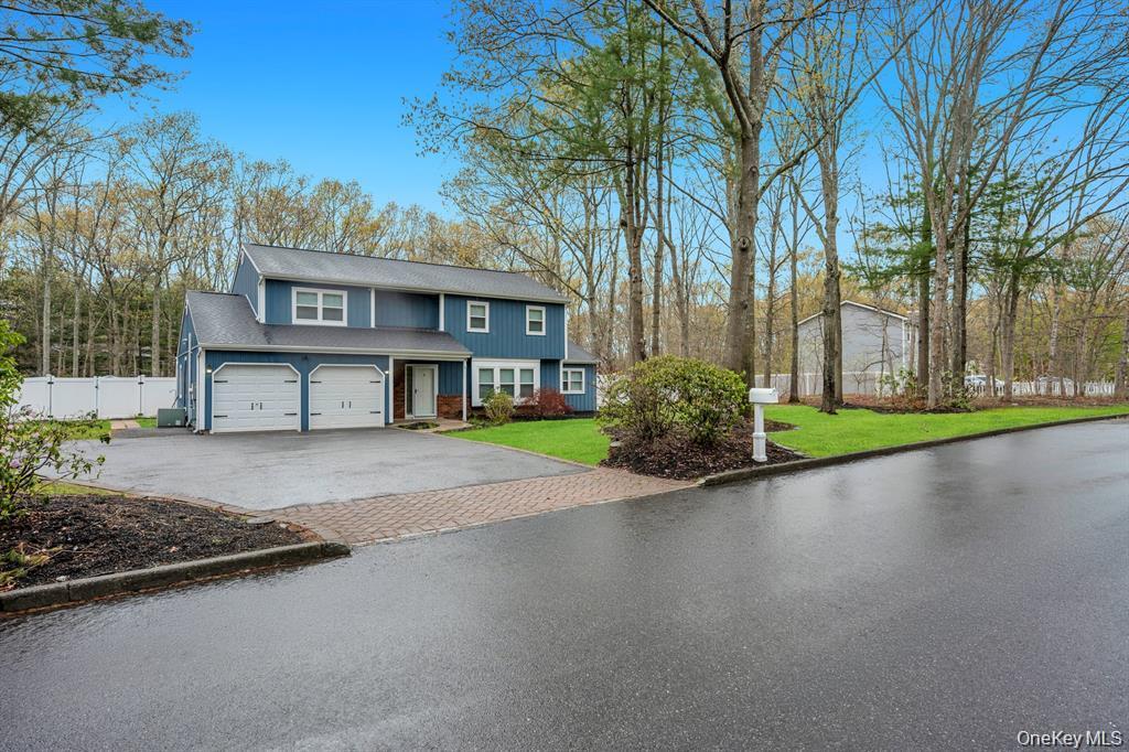 Ramblewood Rd, Ridge, NY 11961