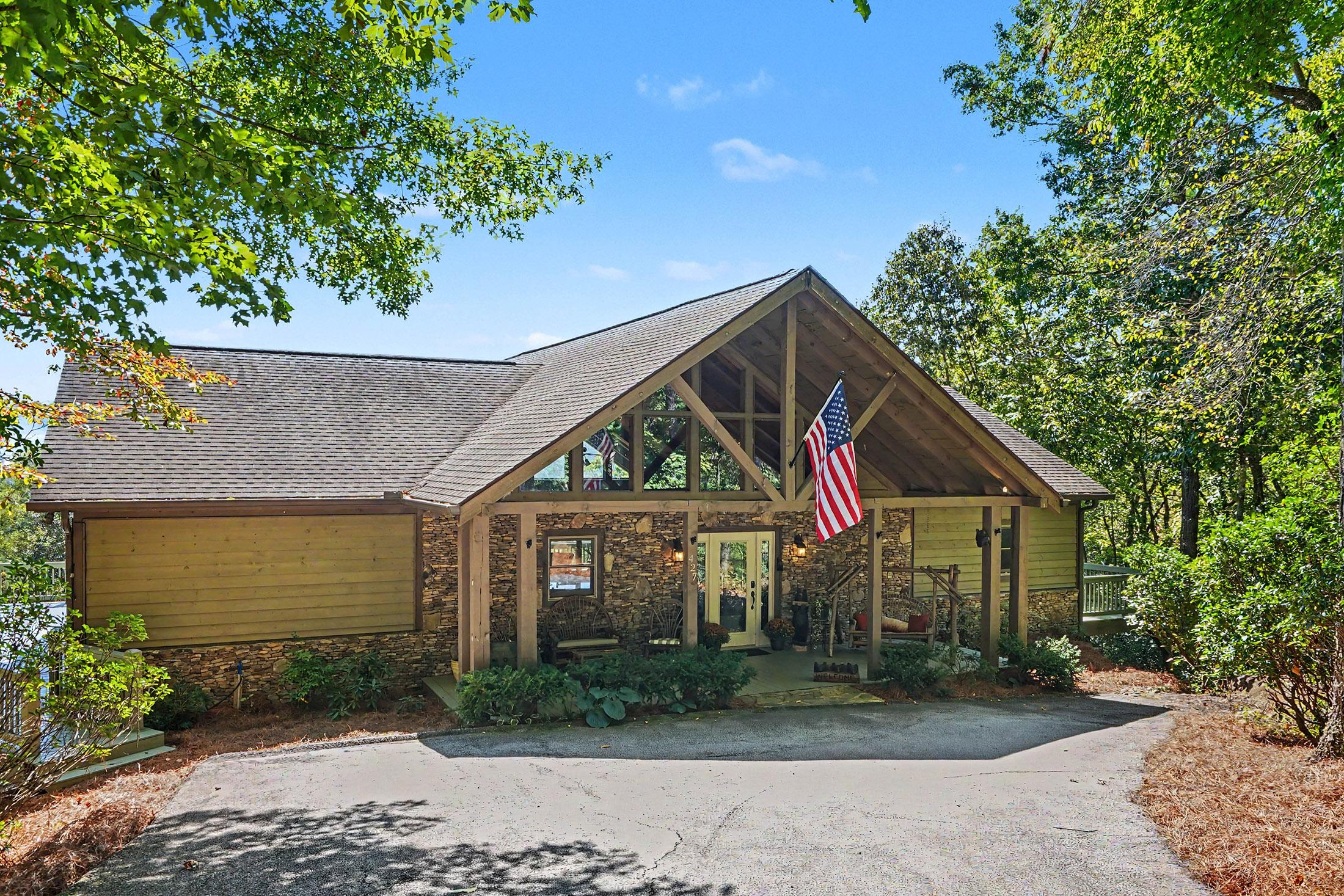 Smokehouse Knob Dr, Rabun Gap, GA 30568