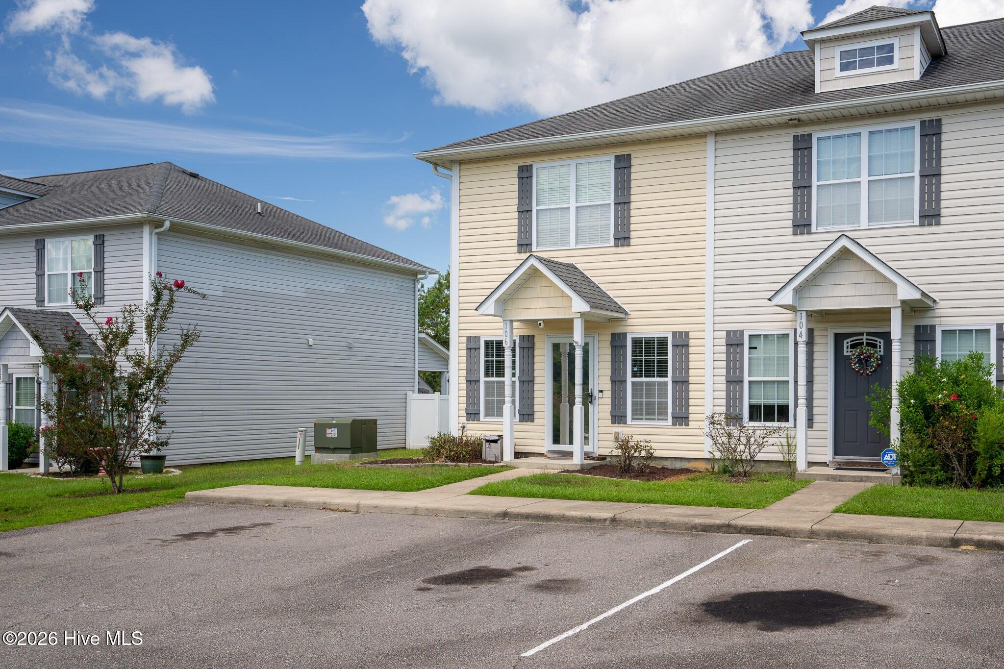 Parrot Landing Dr, Hubert, NC 28539