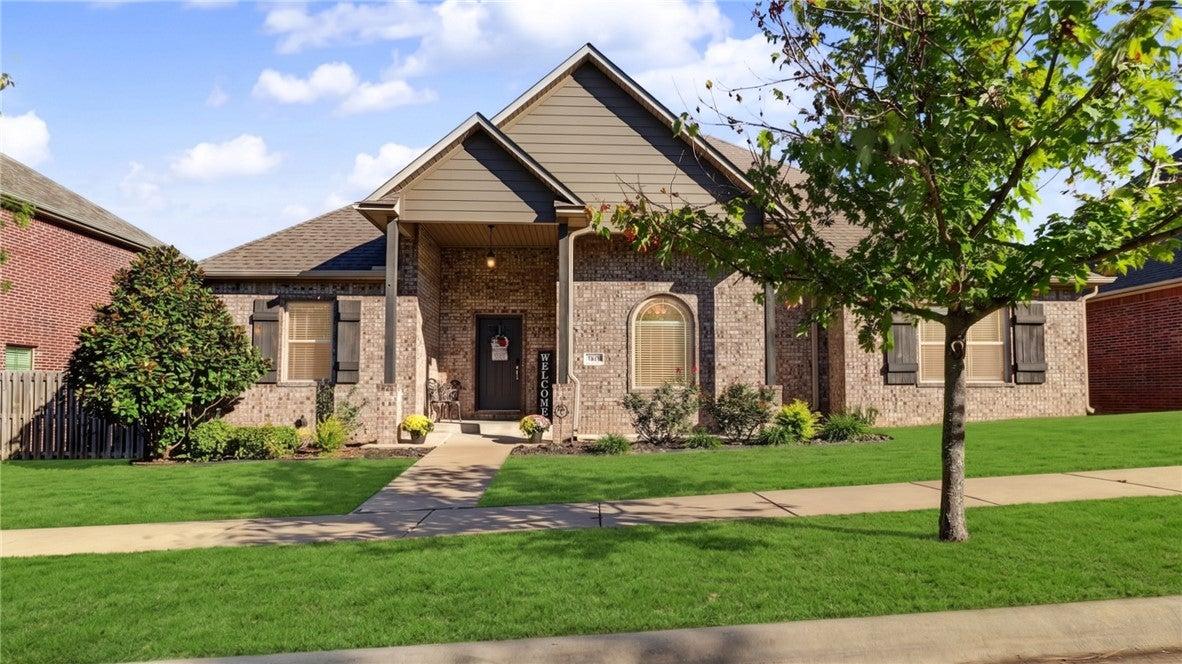 E History St, Fayetteville, AR 72701