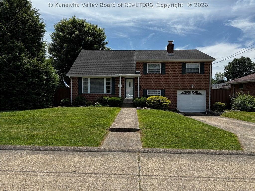 Lincoln Ave, Saint Albans, WV 25177