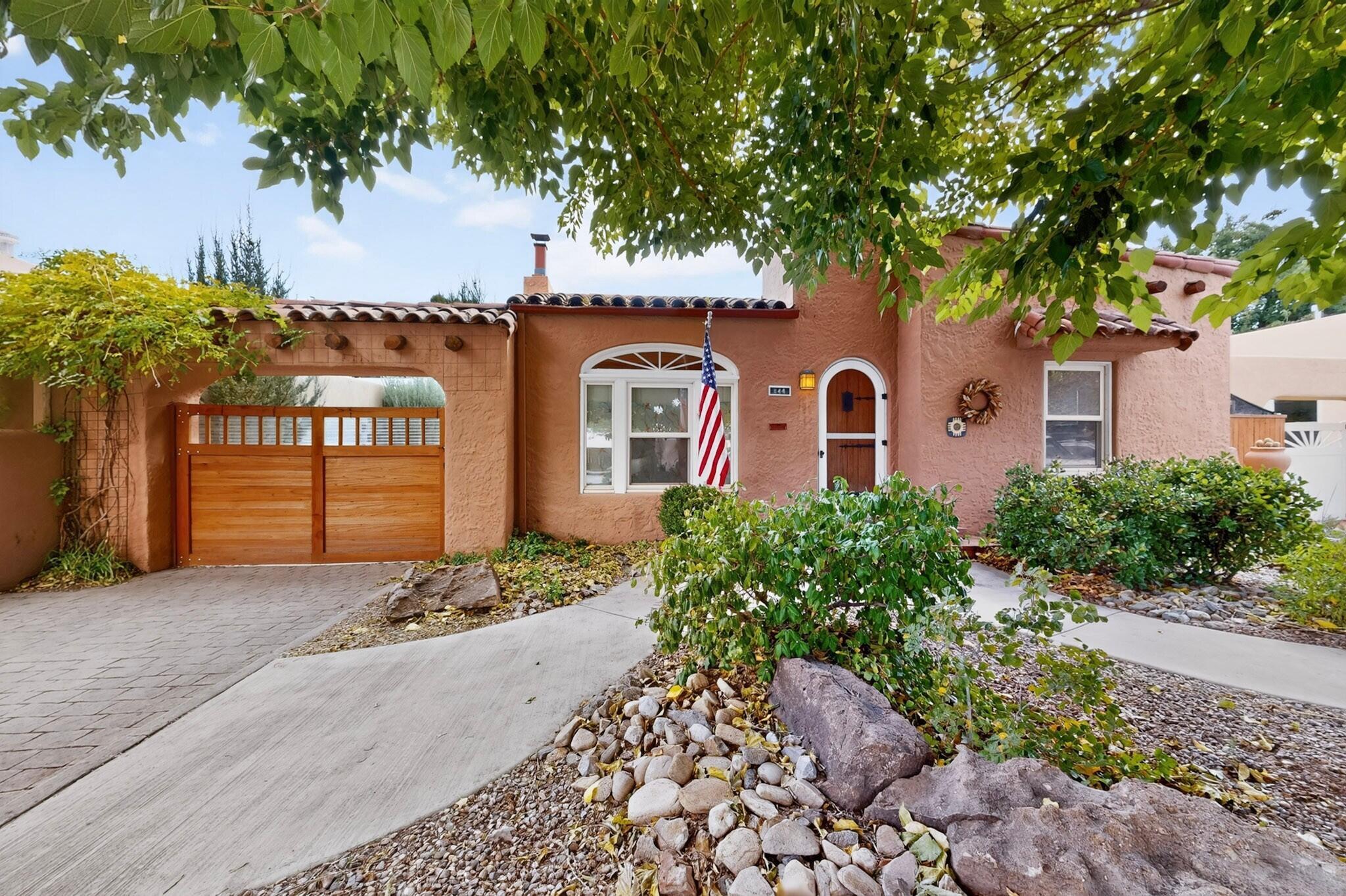 Solano Dr Ne, Albuquerque, NM 87108