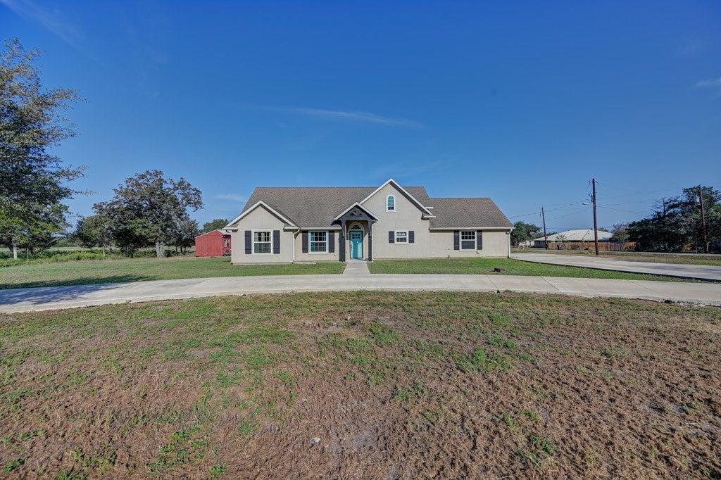 Cr-230, Giddings, TX 78942