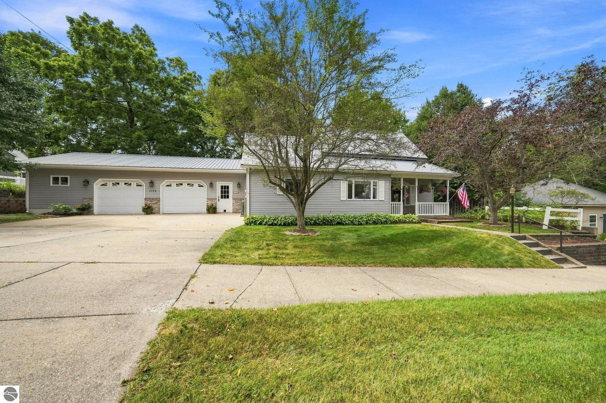 Laurel St, Cadillac, MI 49601