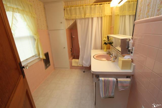 W 6th St, Monroe, MI 48161