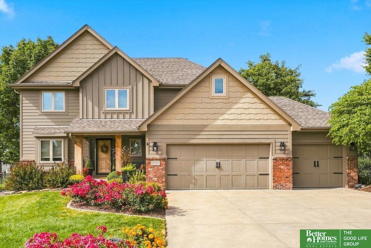 Schofield Cir, Gretna, NE 68028