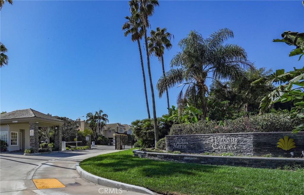 Santa Barbara Ln, Huntington Beach, CA 92649