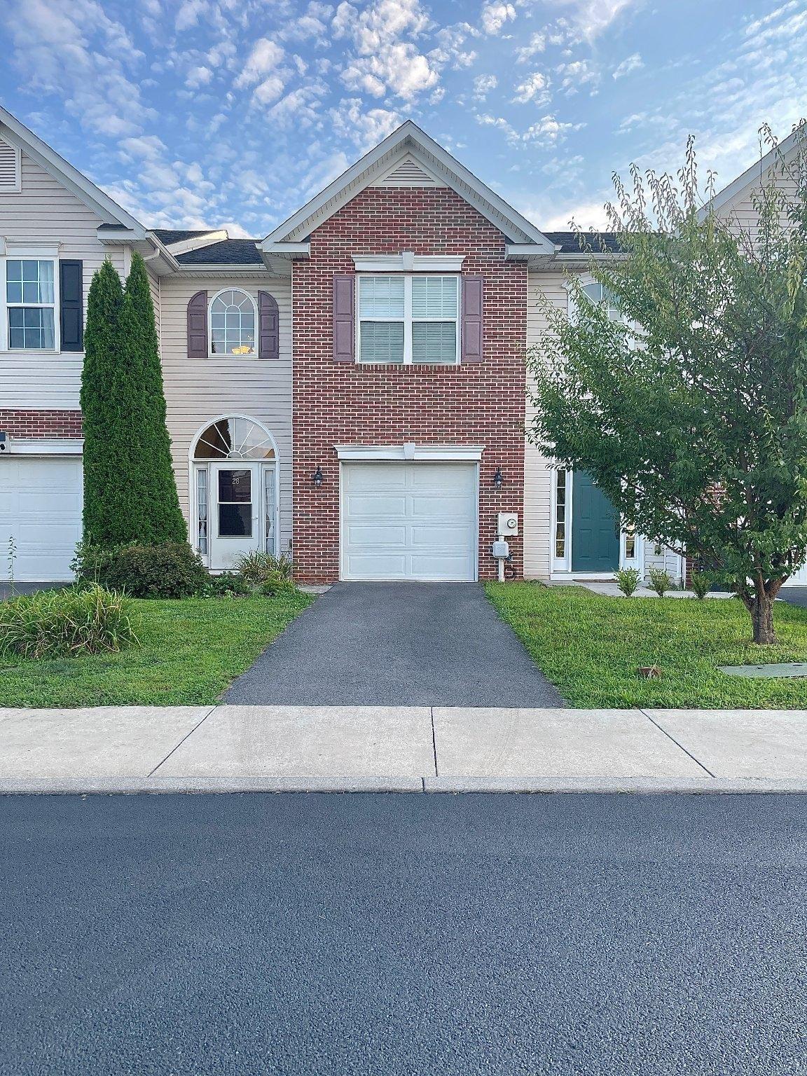 Chennault Trl, Falling Waters, WV 25419