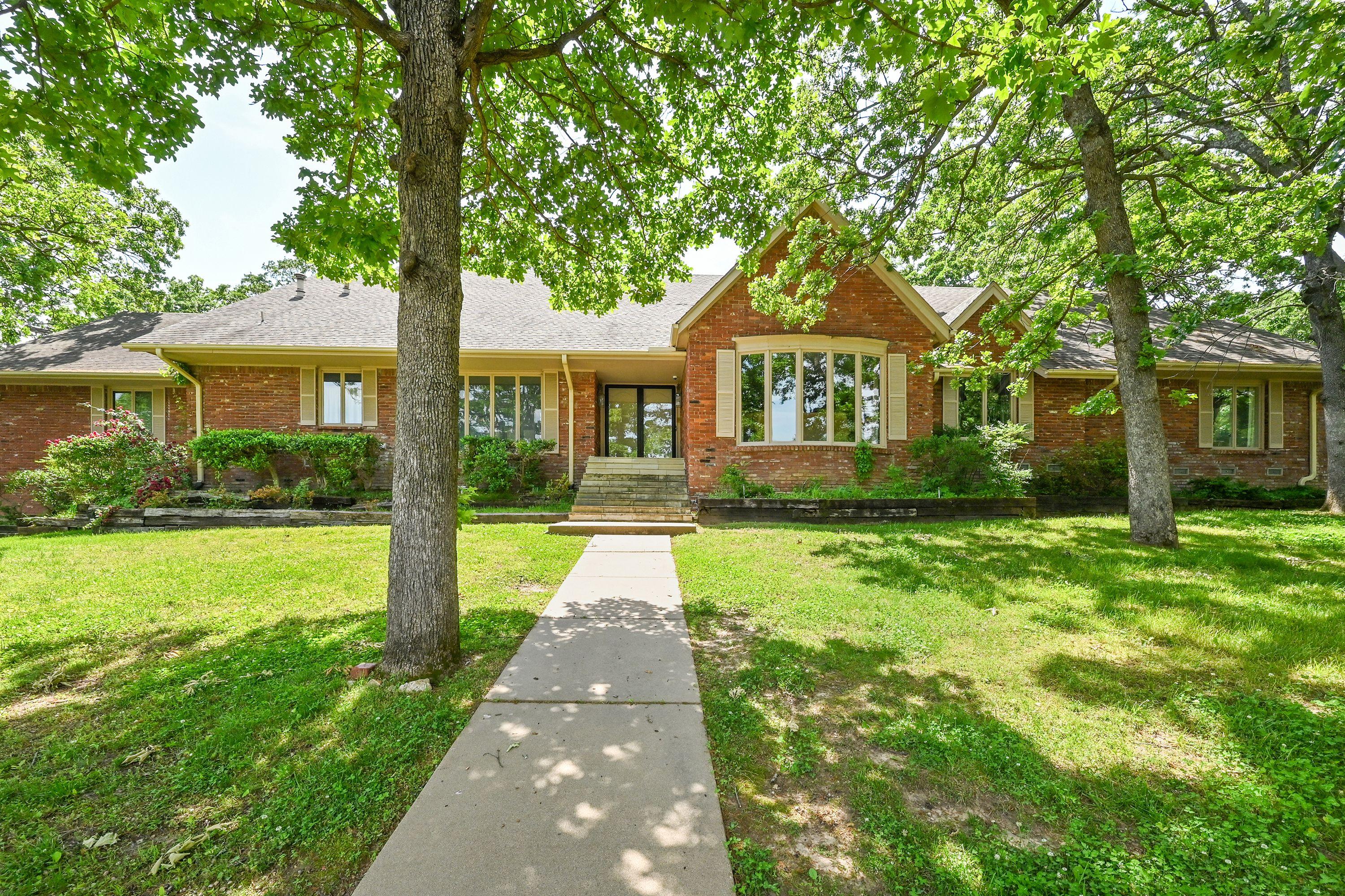 E 69th St, Tulsa, OK 74136