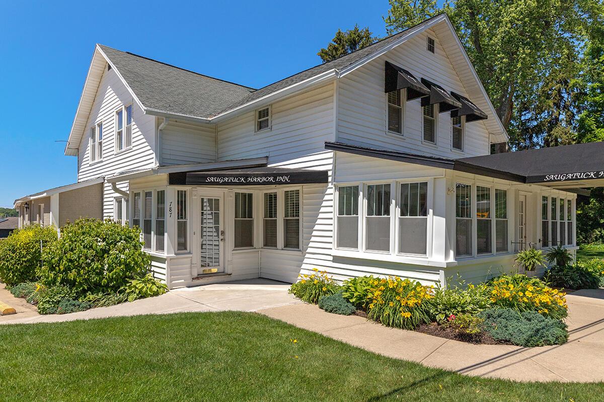 Lake St, Saugatuck, MI 49453