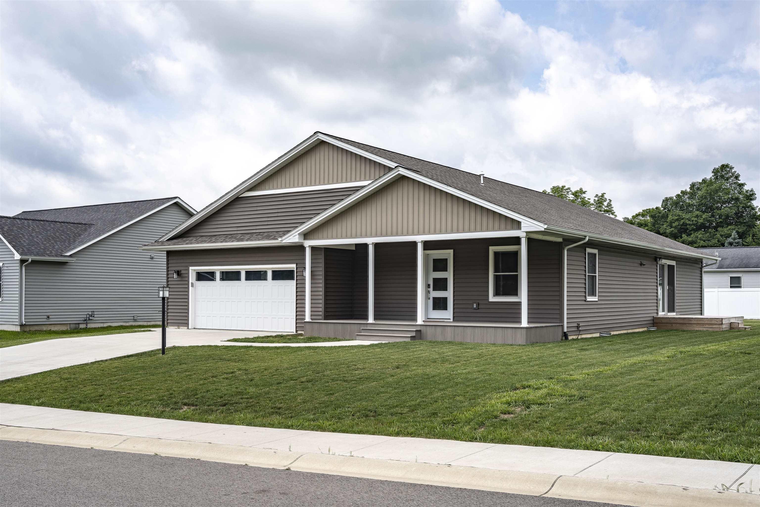 Ash St, Pierceton, IN 46562