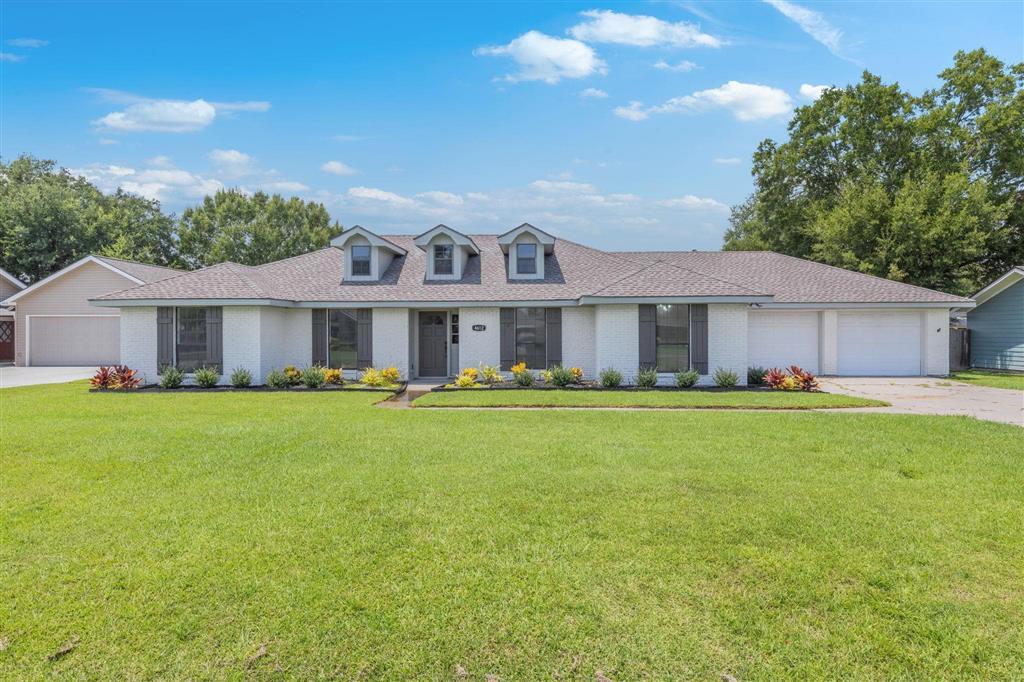 E Quail Hollow Dr, Lake Charles, LA 70605