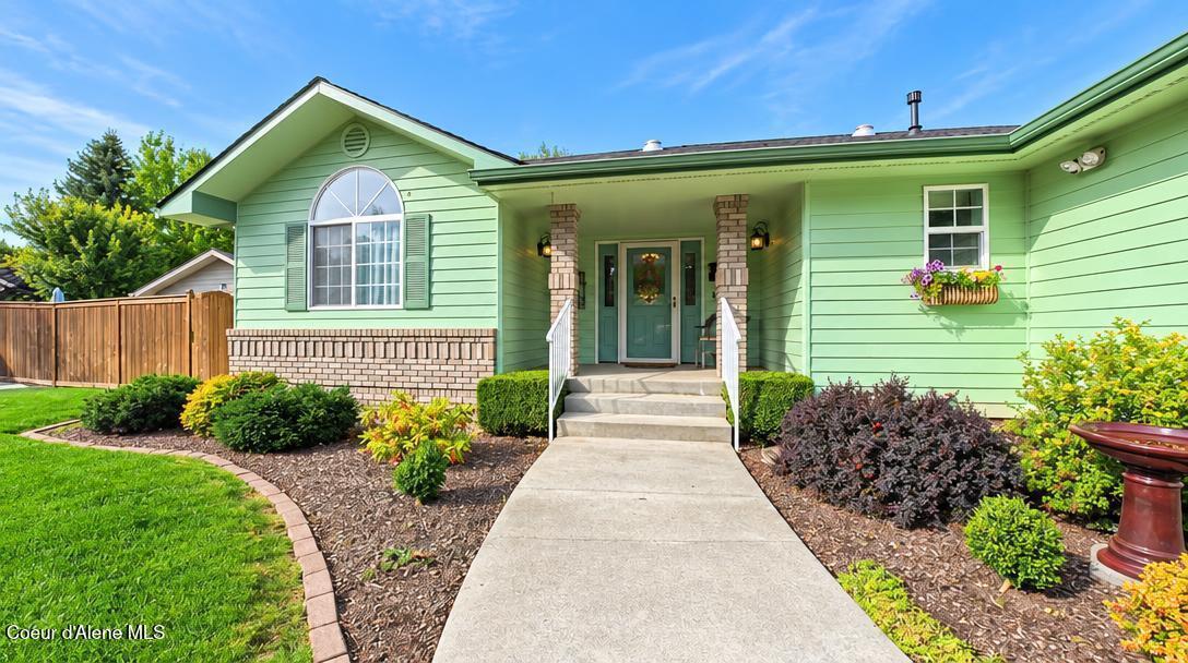 E Thomas Hill Dr, Coeur D Alene, ID 83815