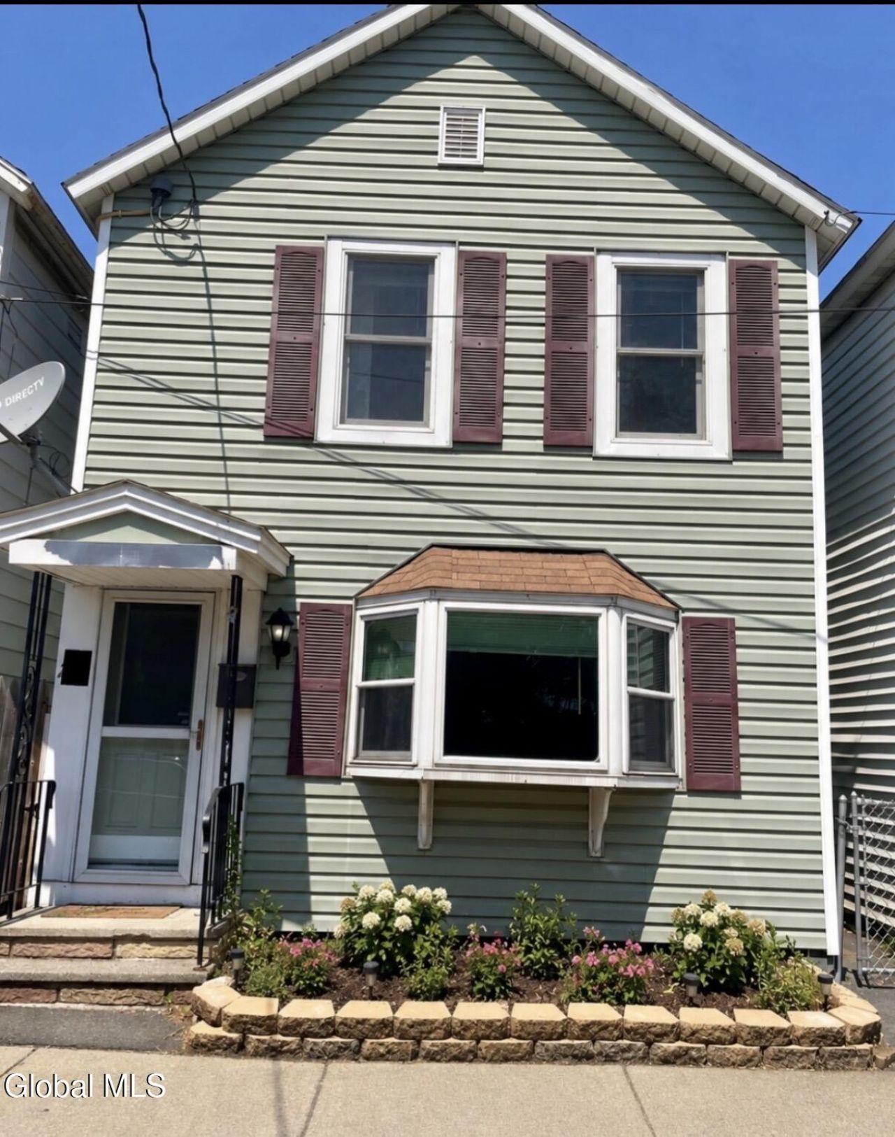 15th St, Watervliet, NY 12189