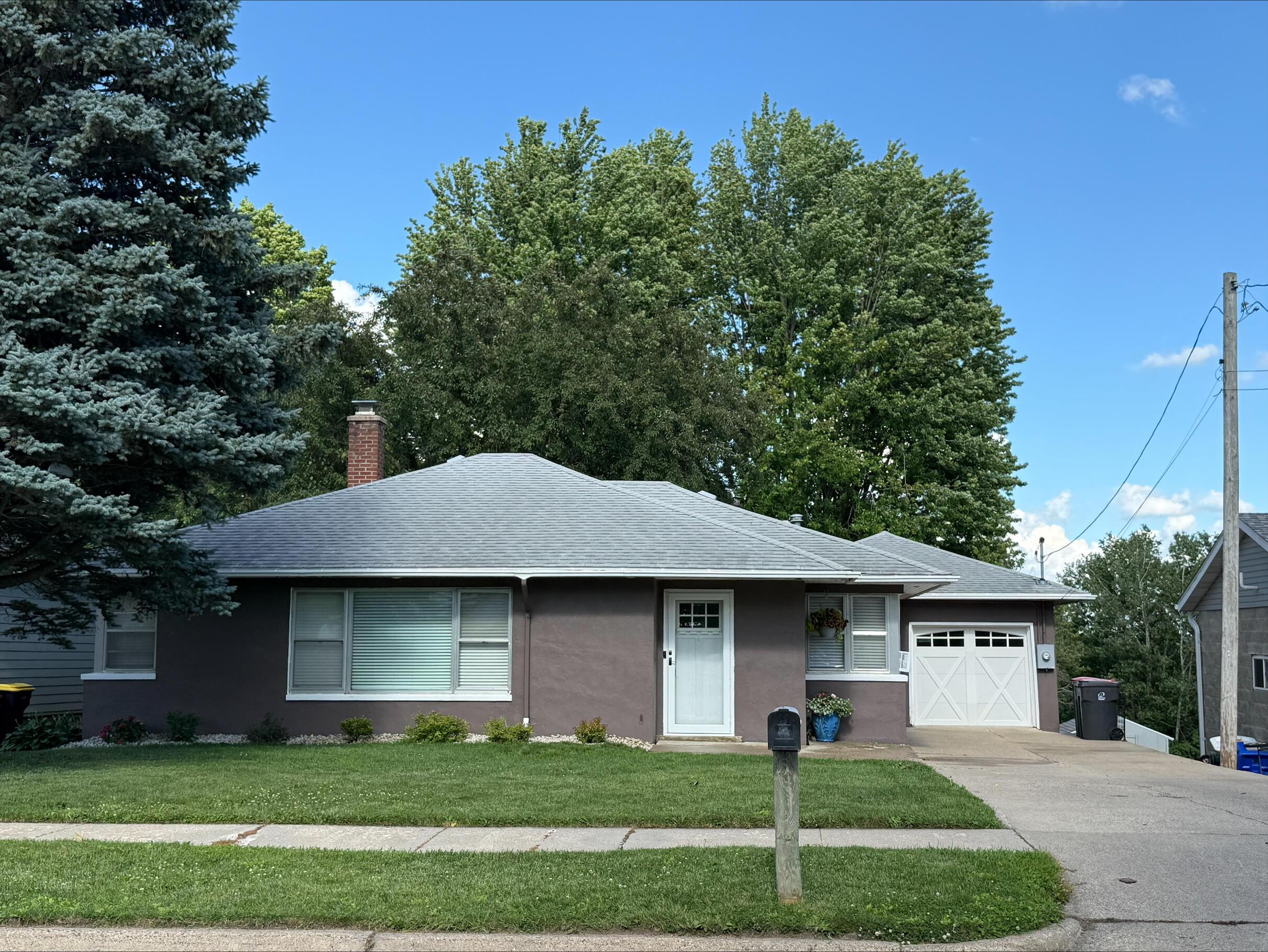 4th St Sw, Plainview, MN 55964