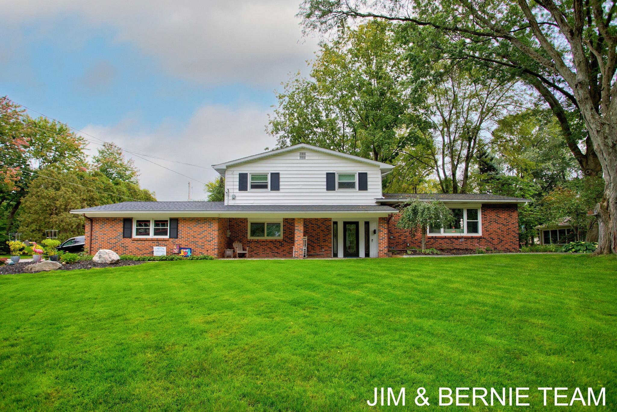 Greenbrier Dr Se, Grand Rapids, MI 49546