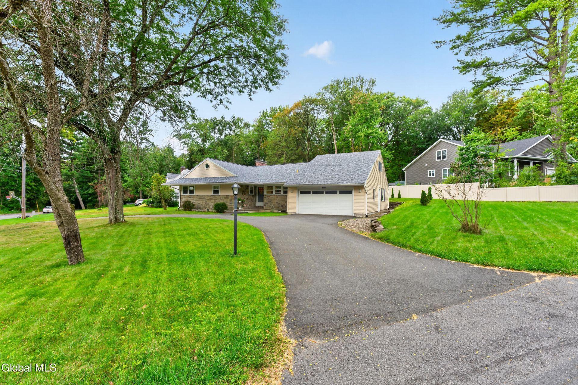 Morgan Ave, Schenectady, NY 12309