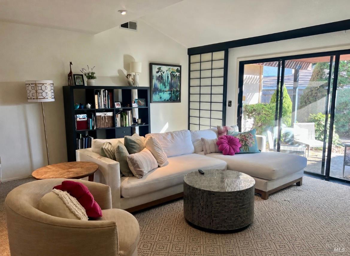 Santiago Ave, Napa, CA 94558