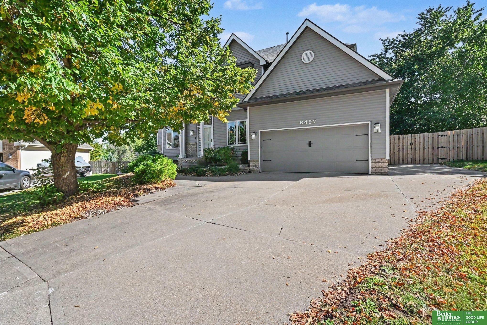 S 156th Avenue Cir, Omaha, NE 68135