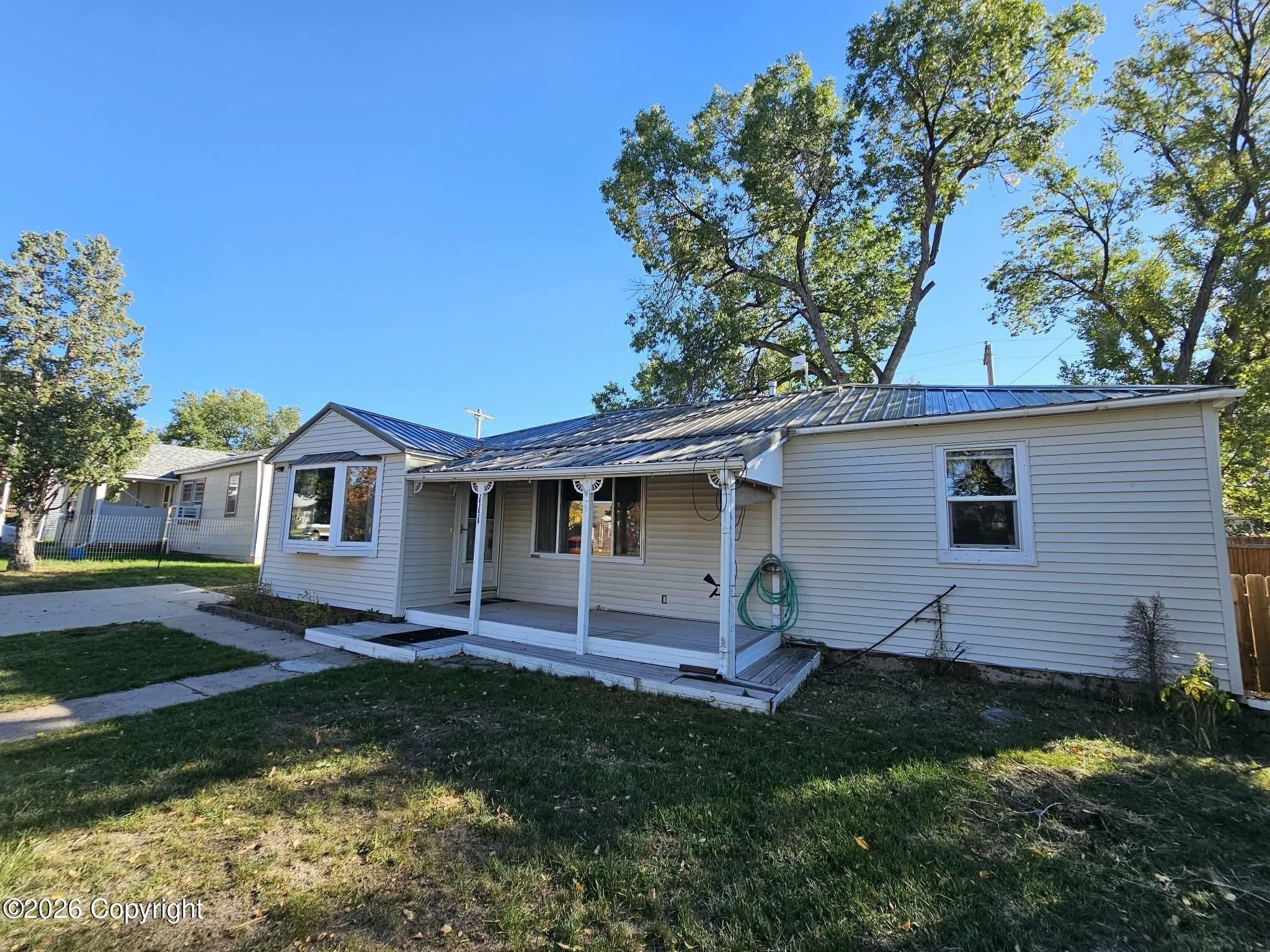 Bonnie Brae Ave, Newcastle, WY 82701
