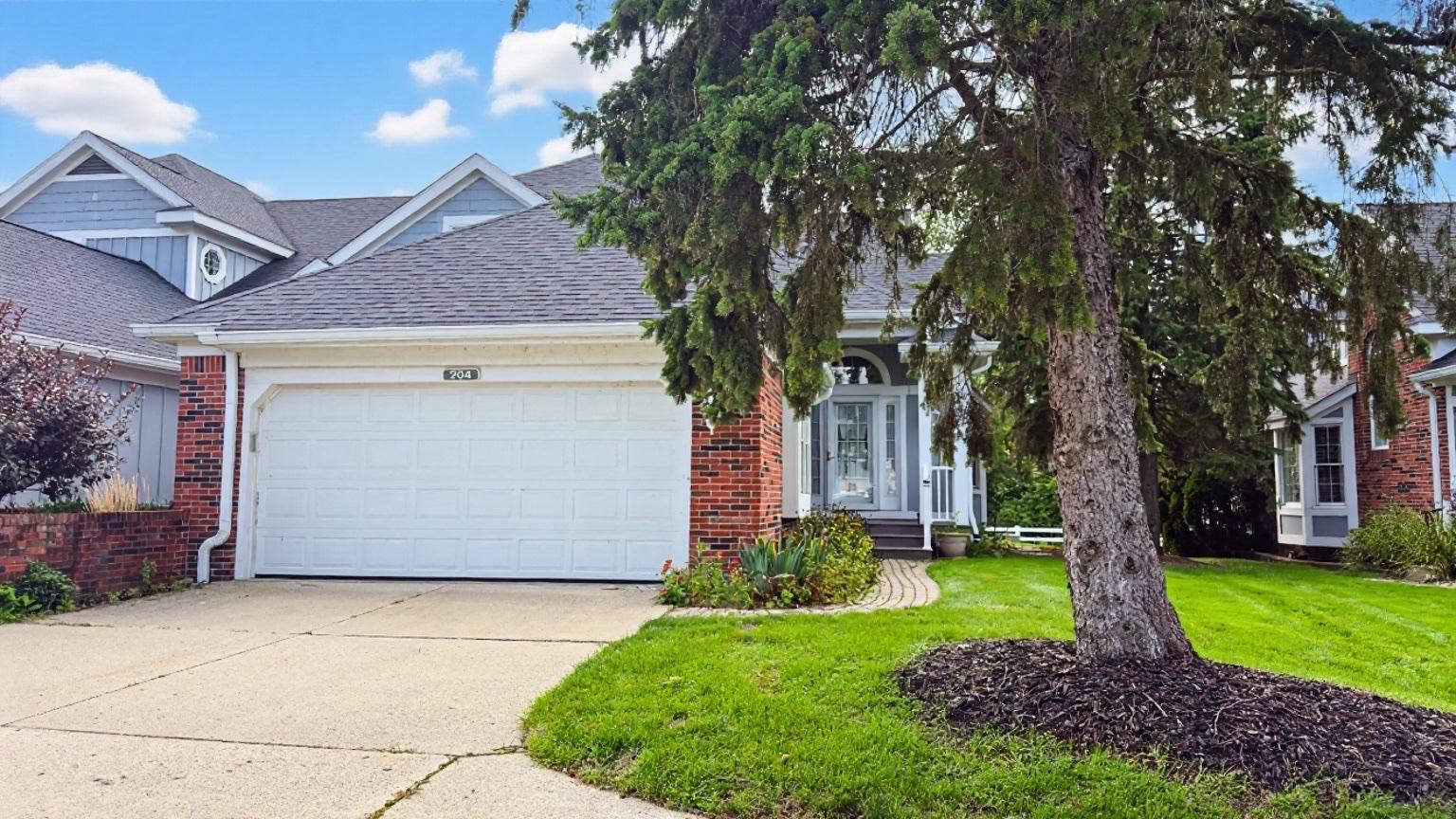 Meadowlands Ct, Monroe, MI 48161