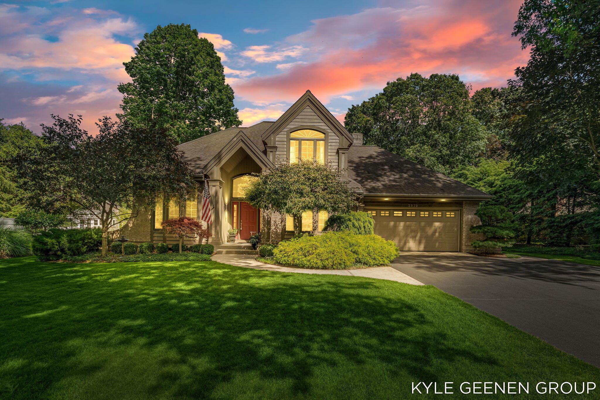 Lake Point Dr, Norton Shores, MI 49441