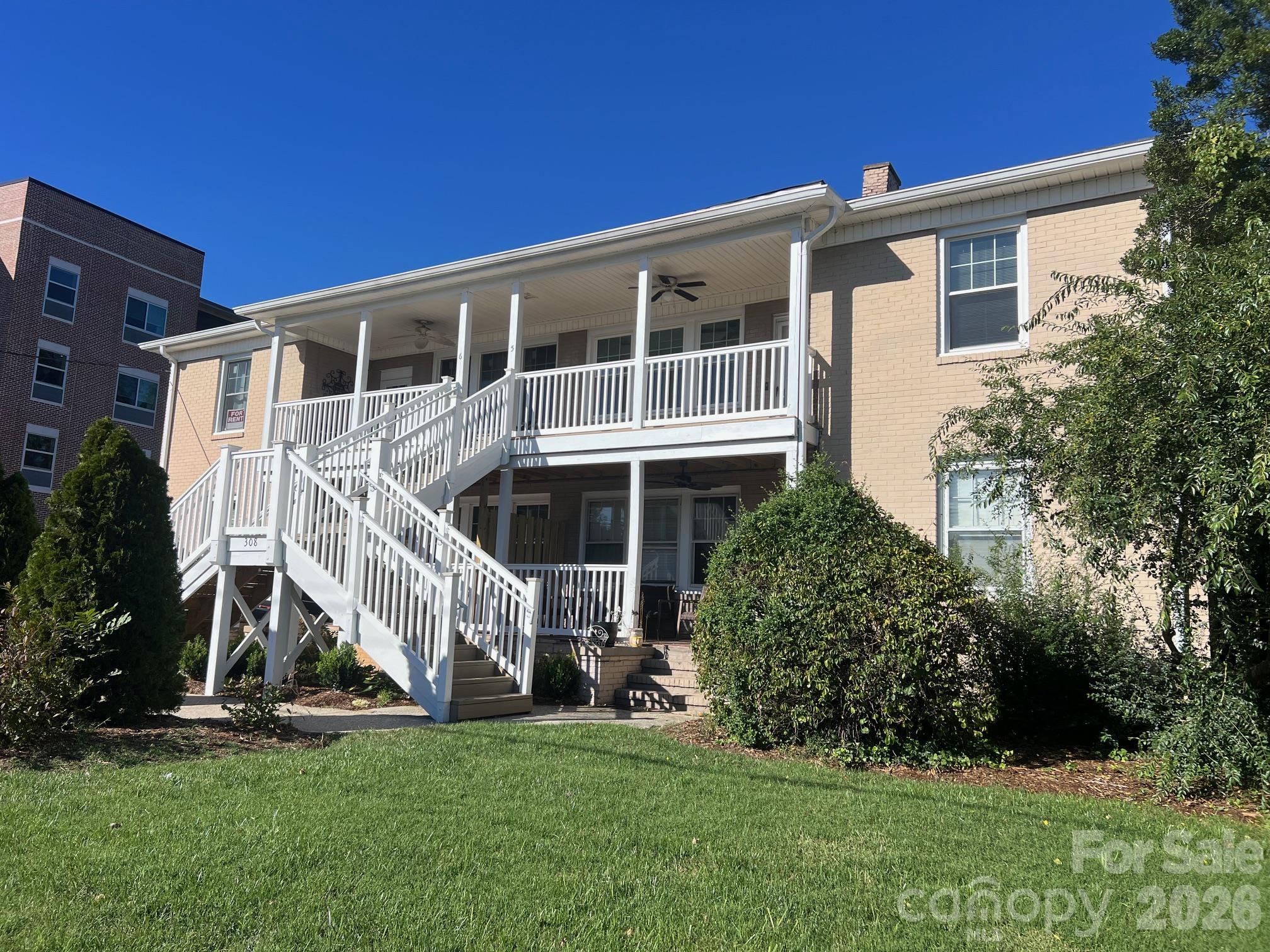 N Green St, Morganton, NC 28655