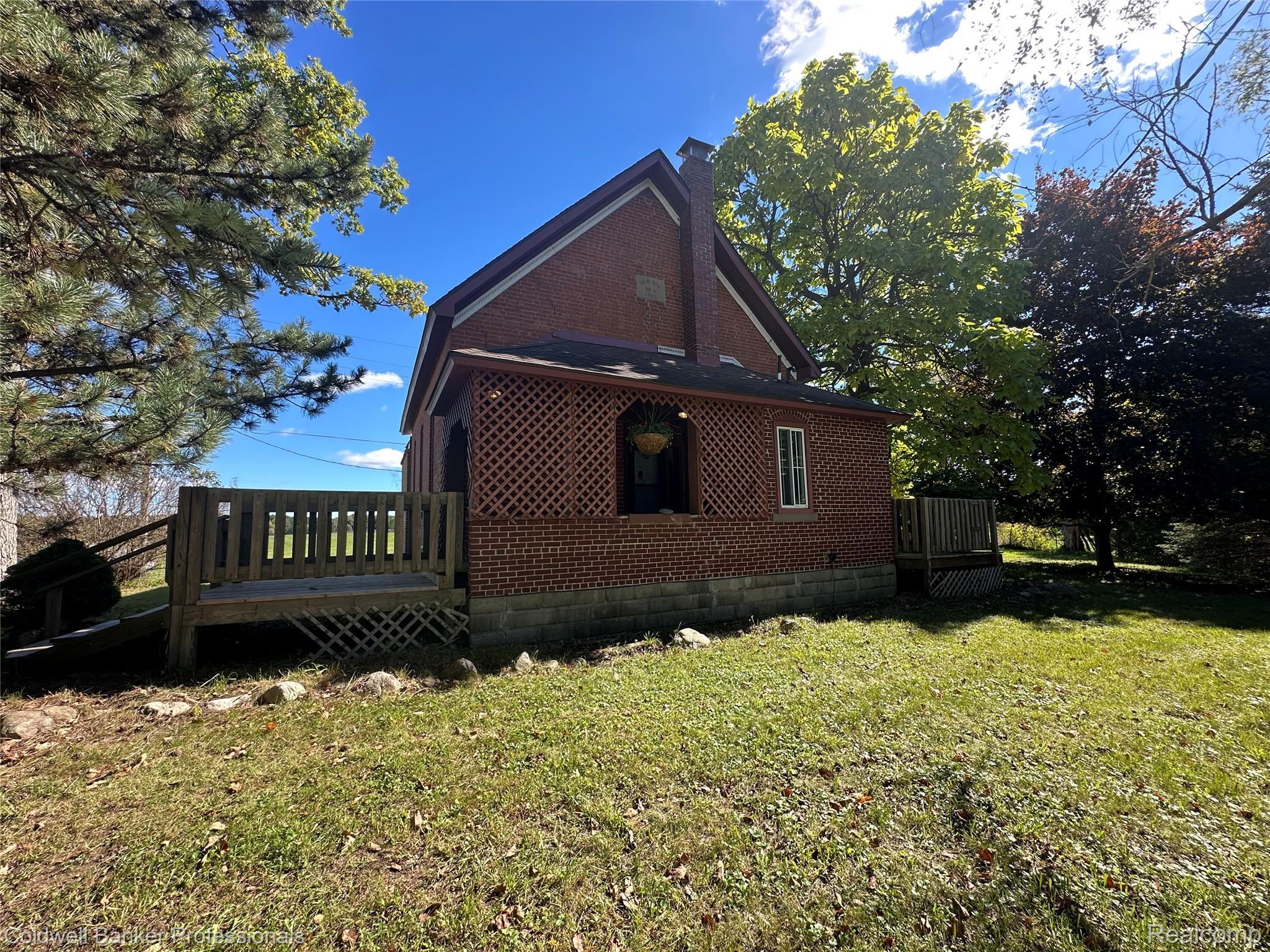 Hadley Rd, Lapeer, MI 48446
