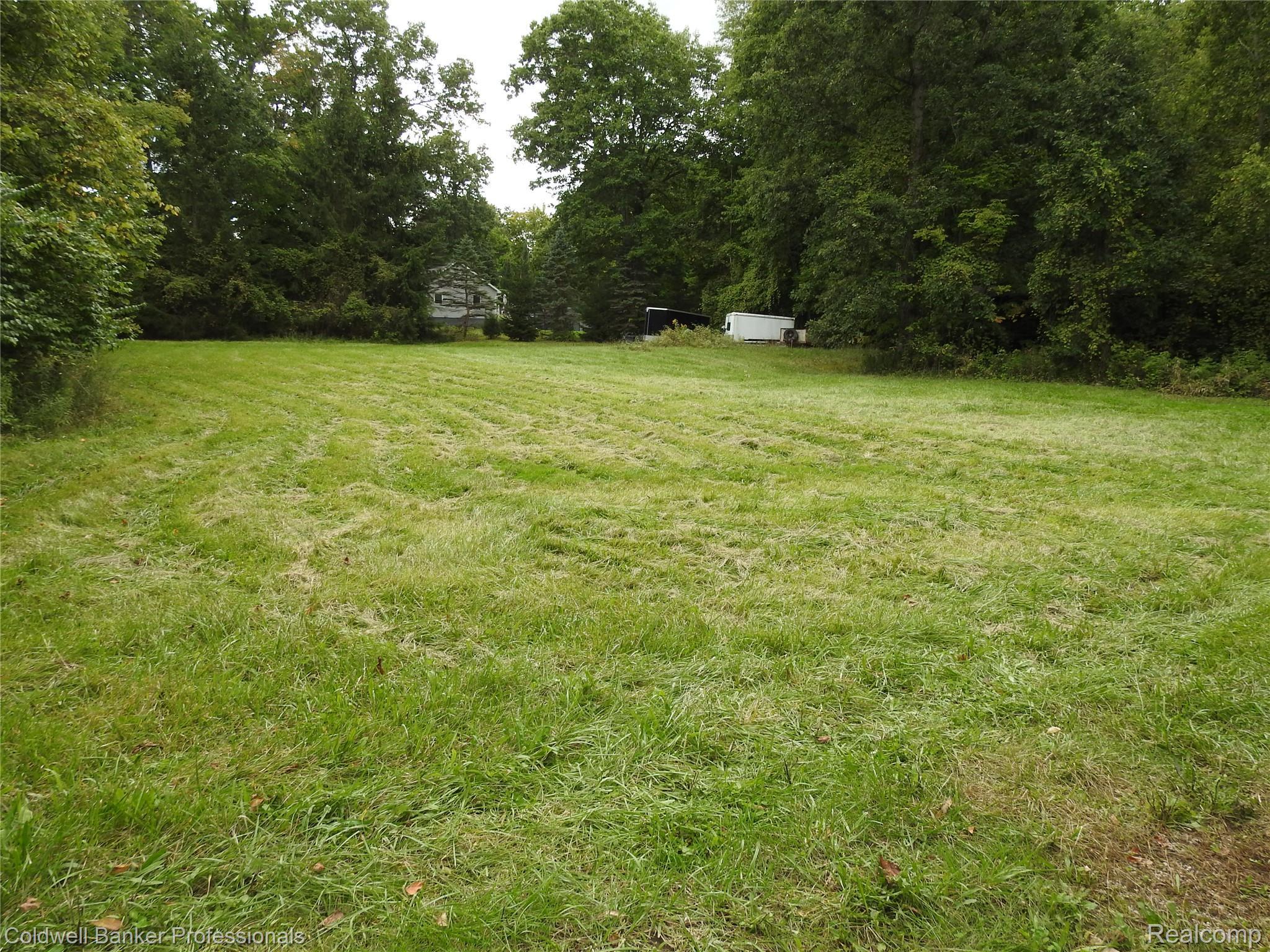 S Elba Rd, Lapeer, MI 48446