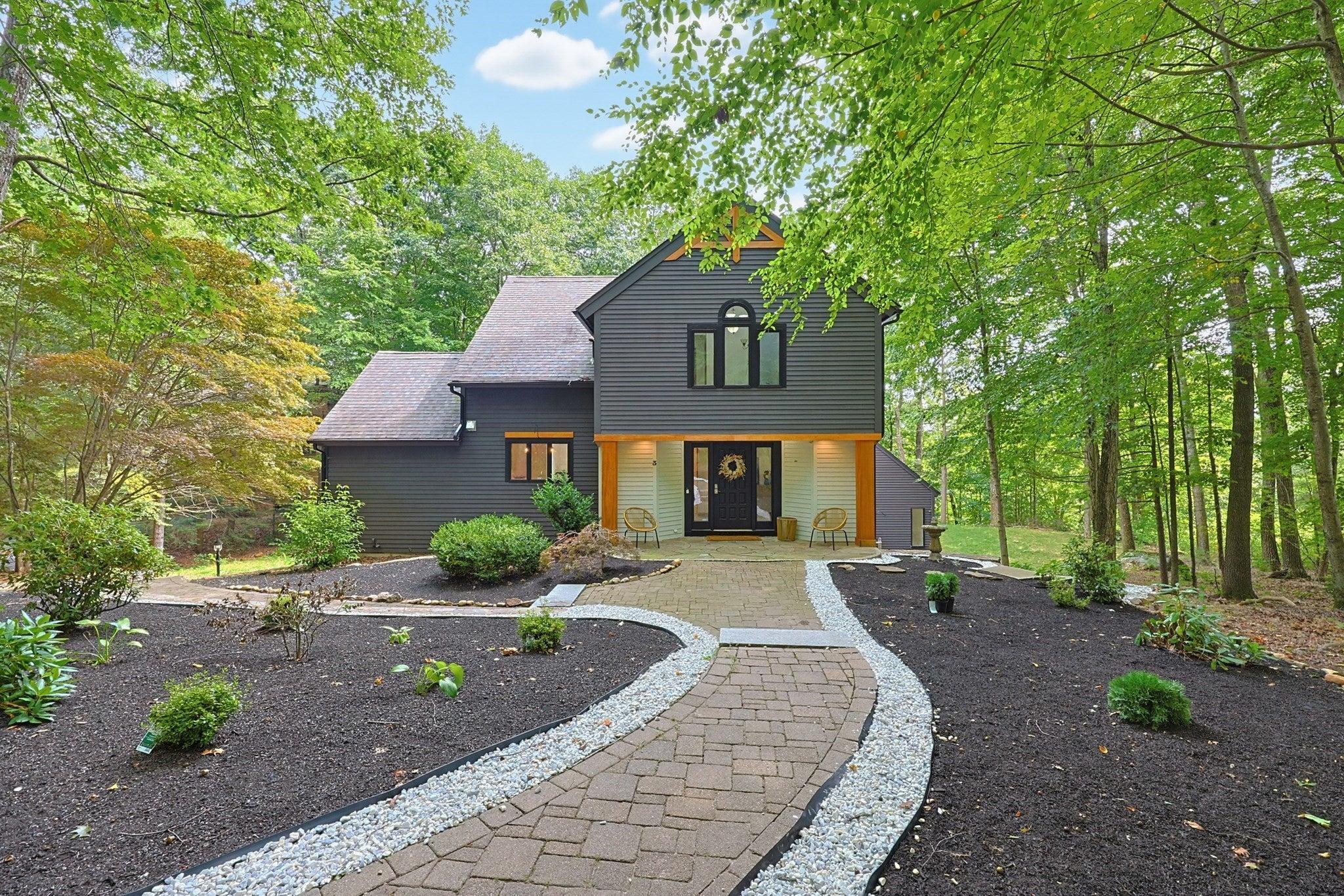 Goodrich Rd, Sturbridge, MA 01566