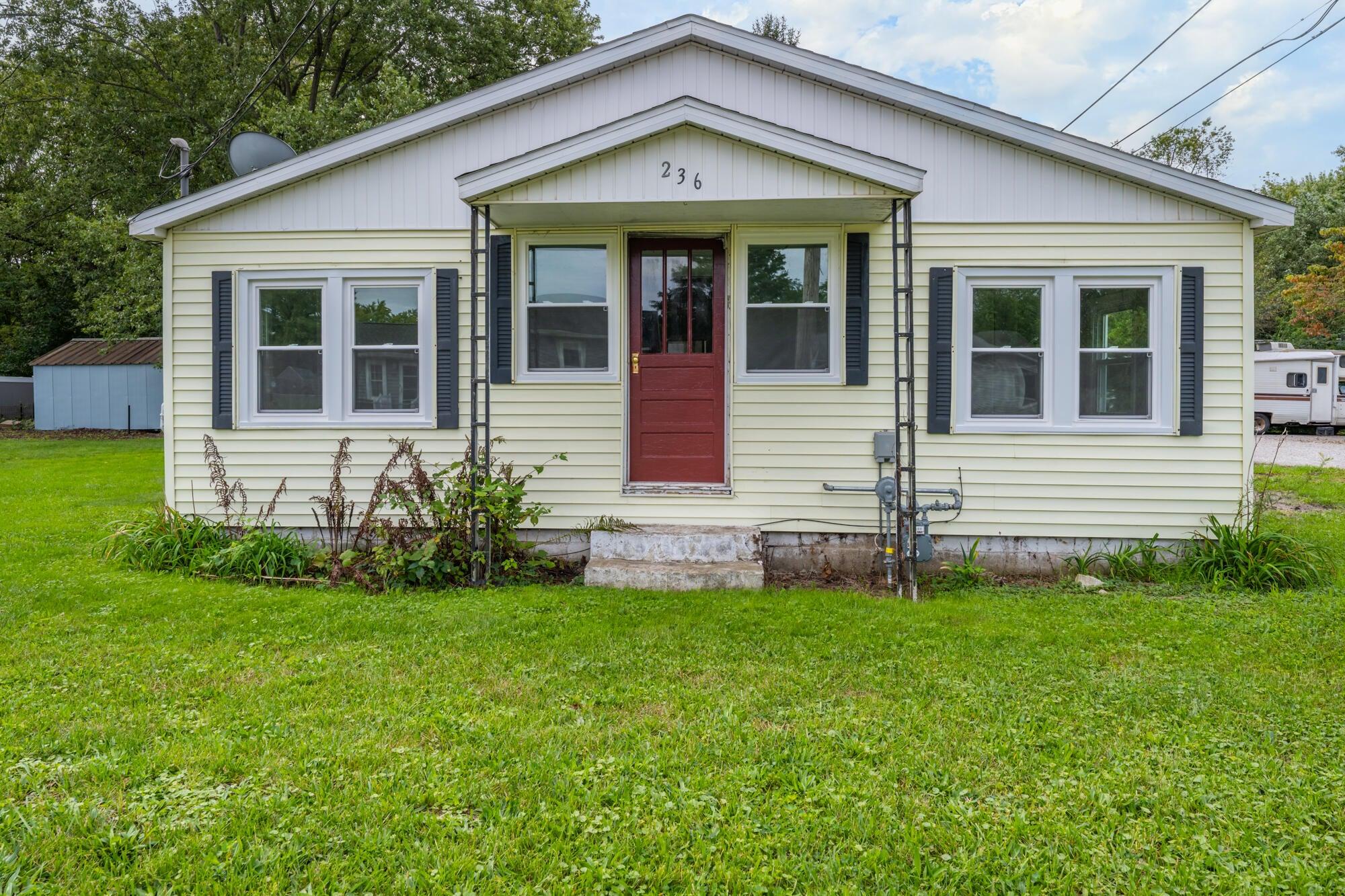 Owens St, Niles, MI 49120